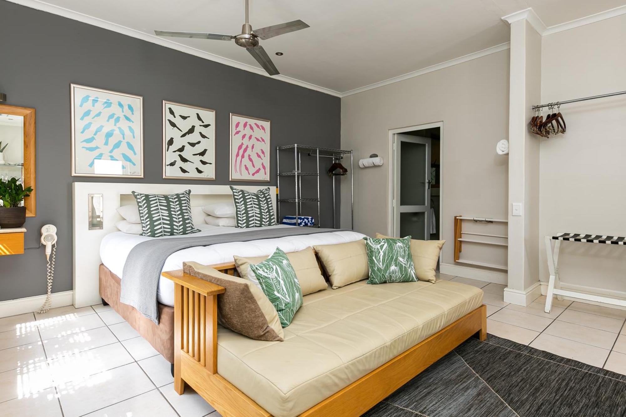 Camps Bay Village - Studios And Apartments Cape Town Bagian luar foto