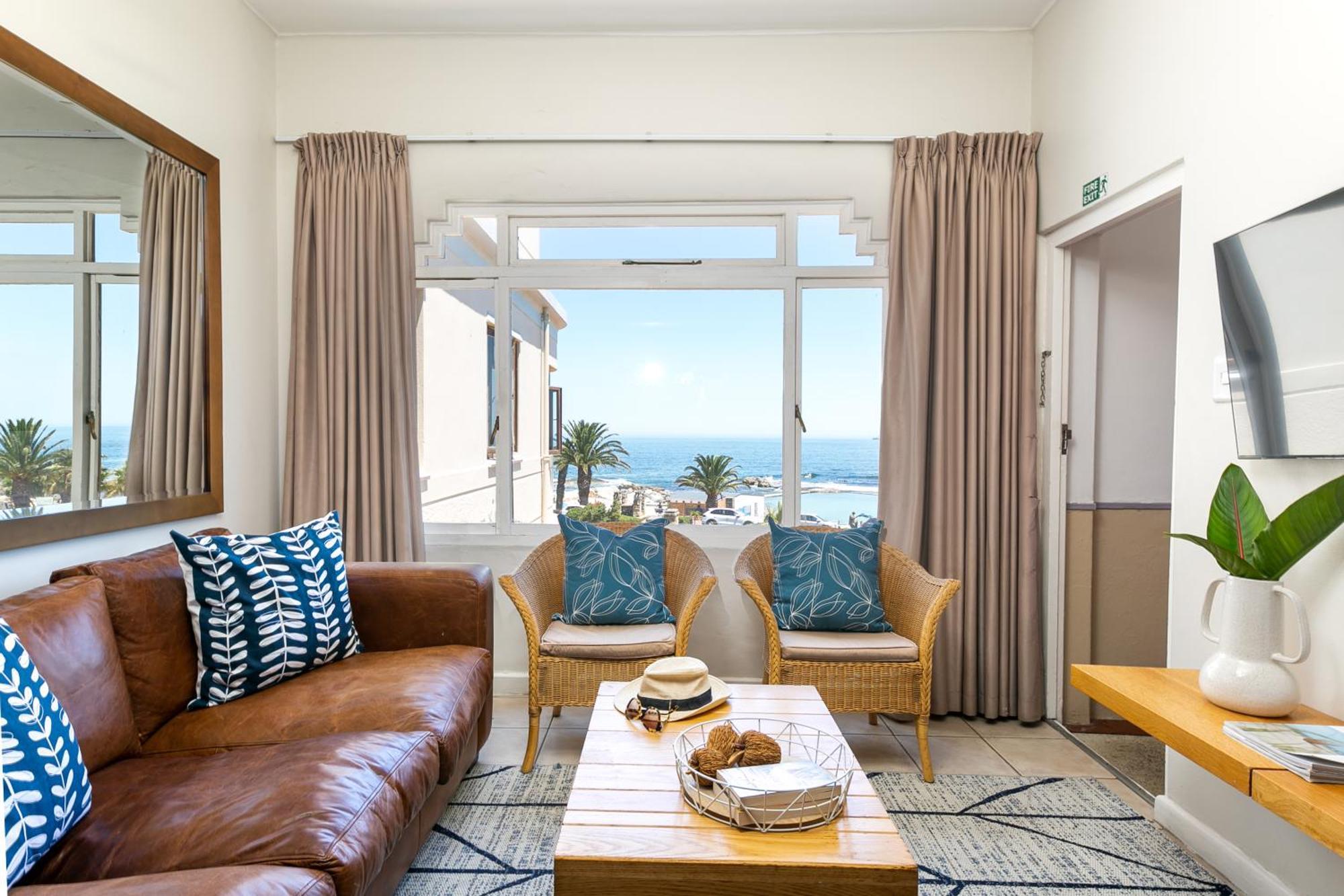 Camps Bay Village - Studios And Apartments Cape Town Ruang foto