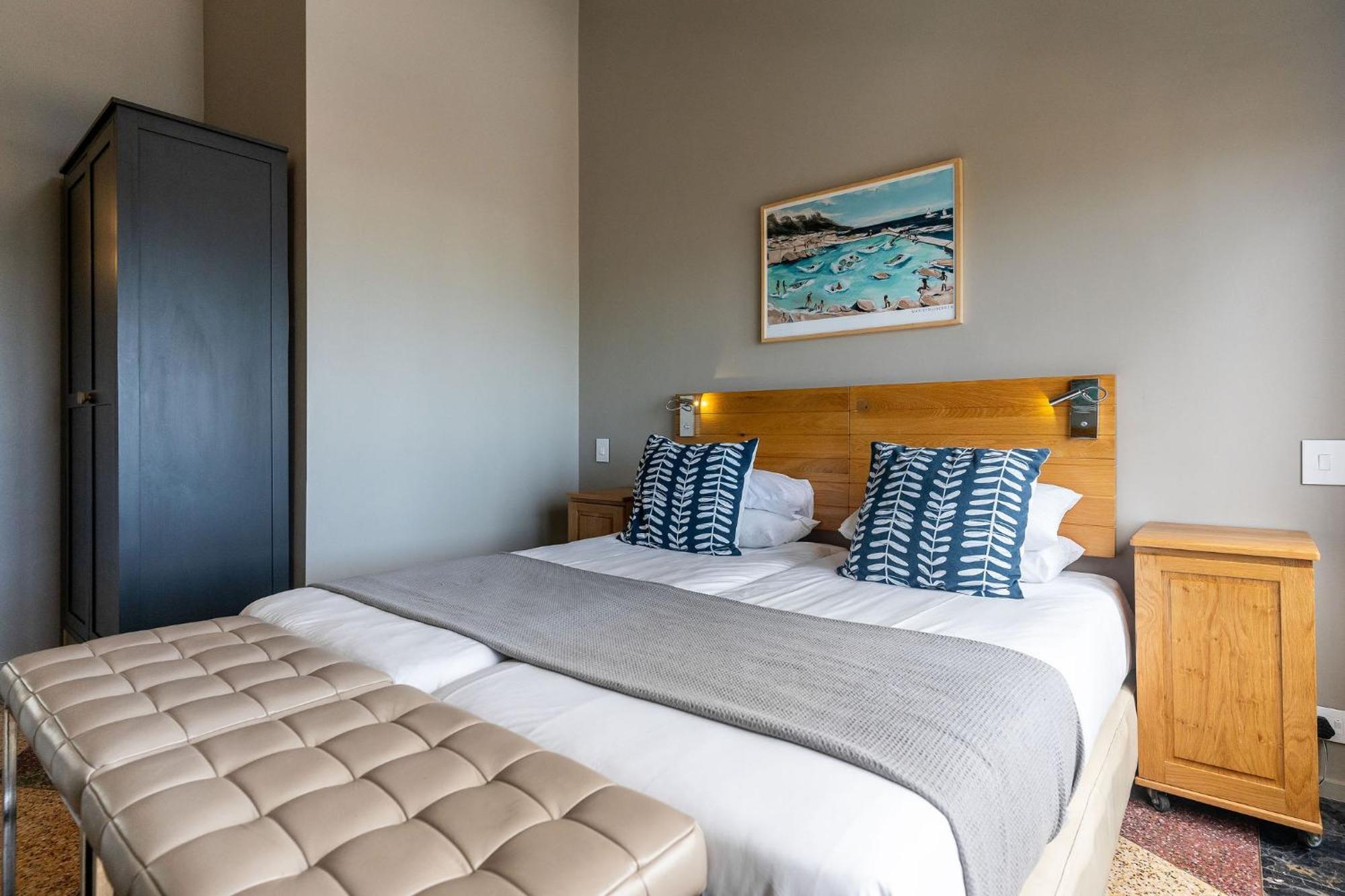 Camps Bay Village - Studios And Apartments Cape Town Ruang foto