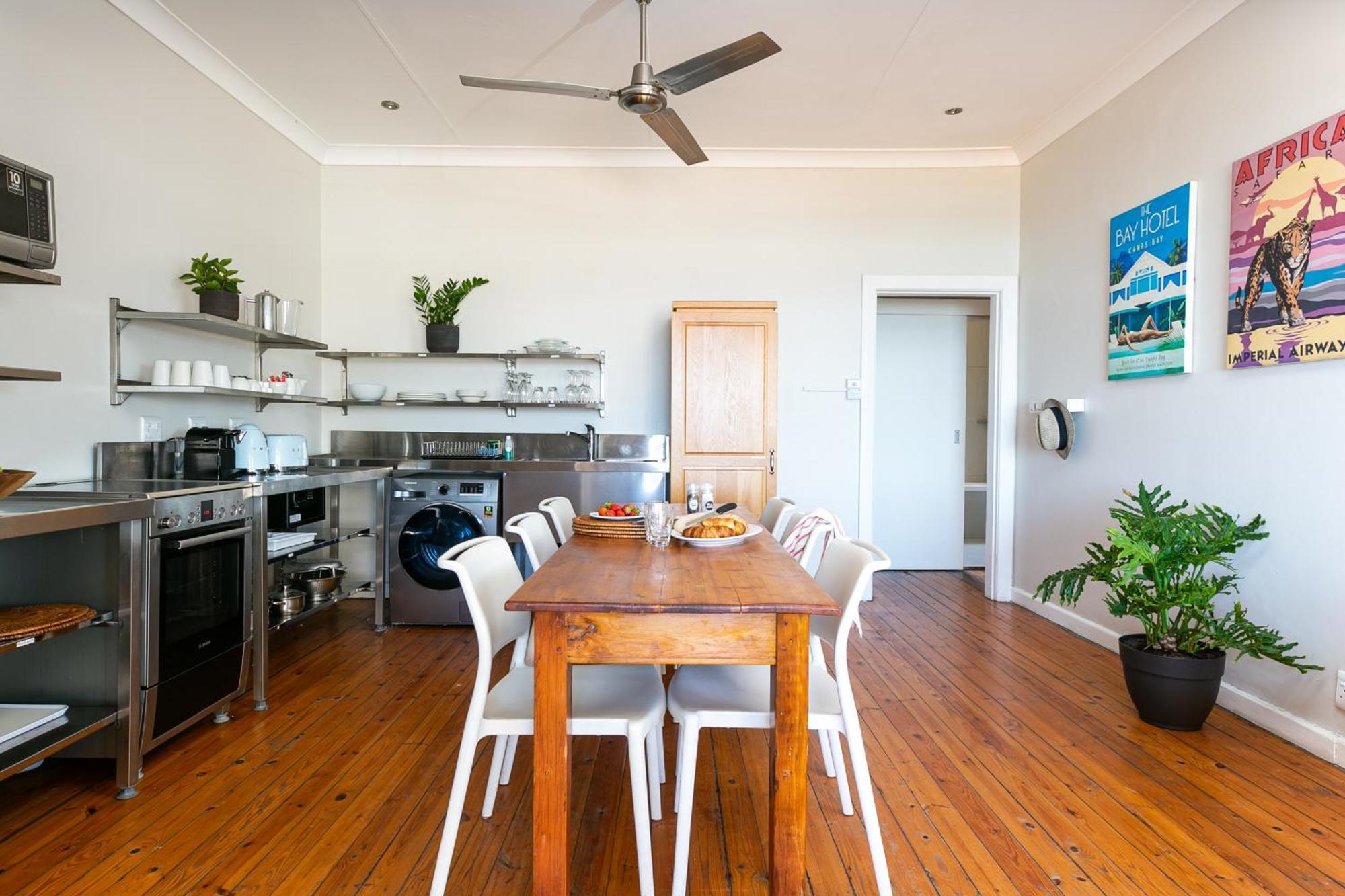 Camps Bay Village - Studios And Apartments Cape Town Ruang foto