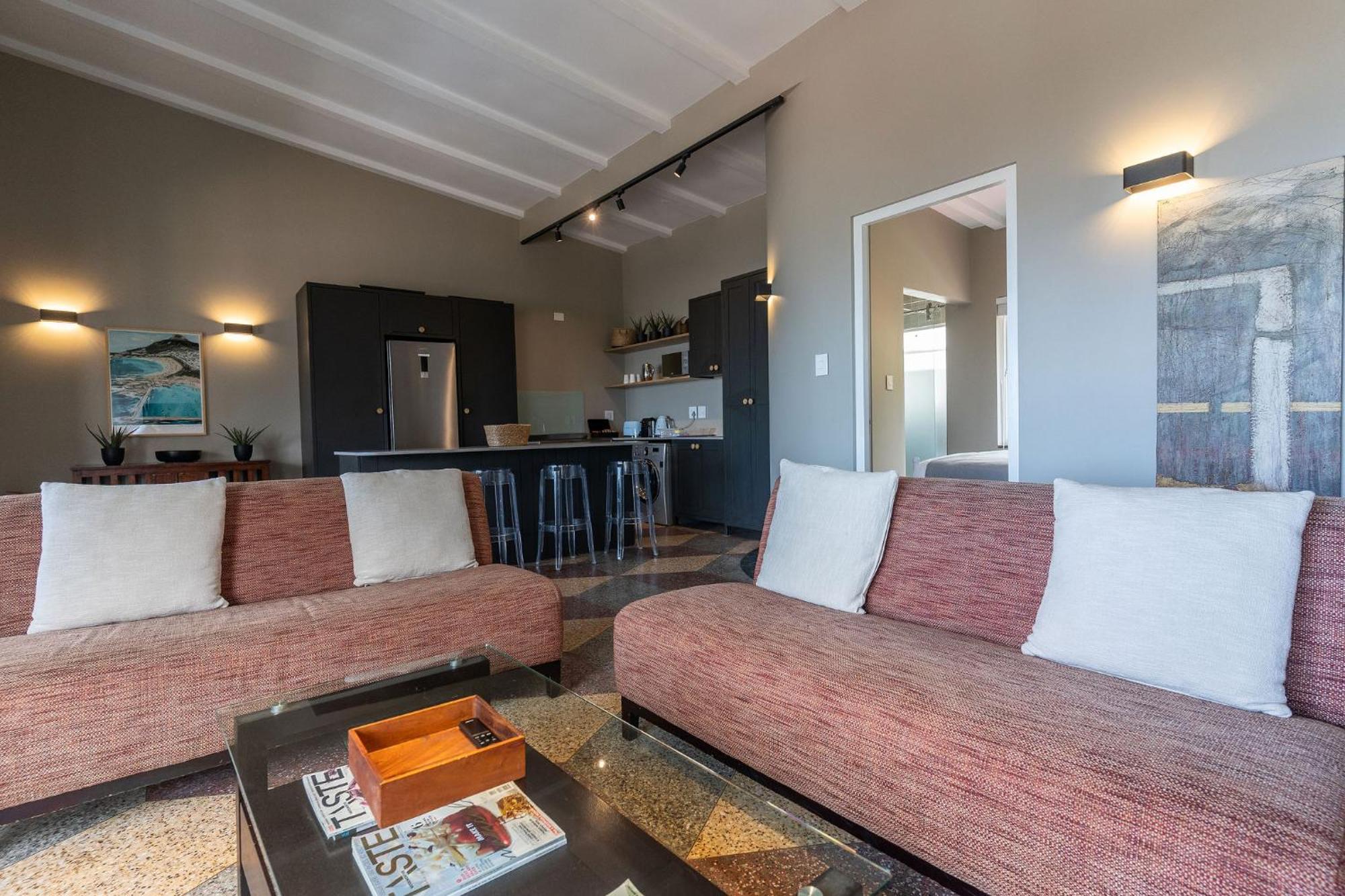 Camps Bay Village - Studios And Apartments Cape Town Ruang foto