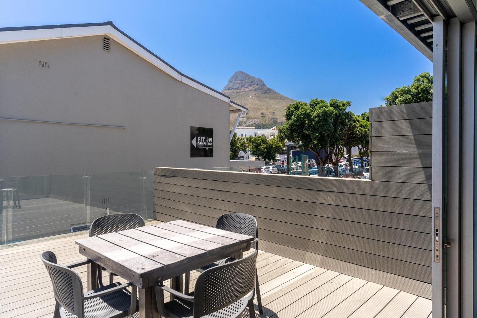 Camps Bay Village - Studios And Apartments Cape Town Ruang foto