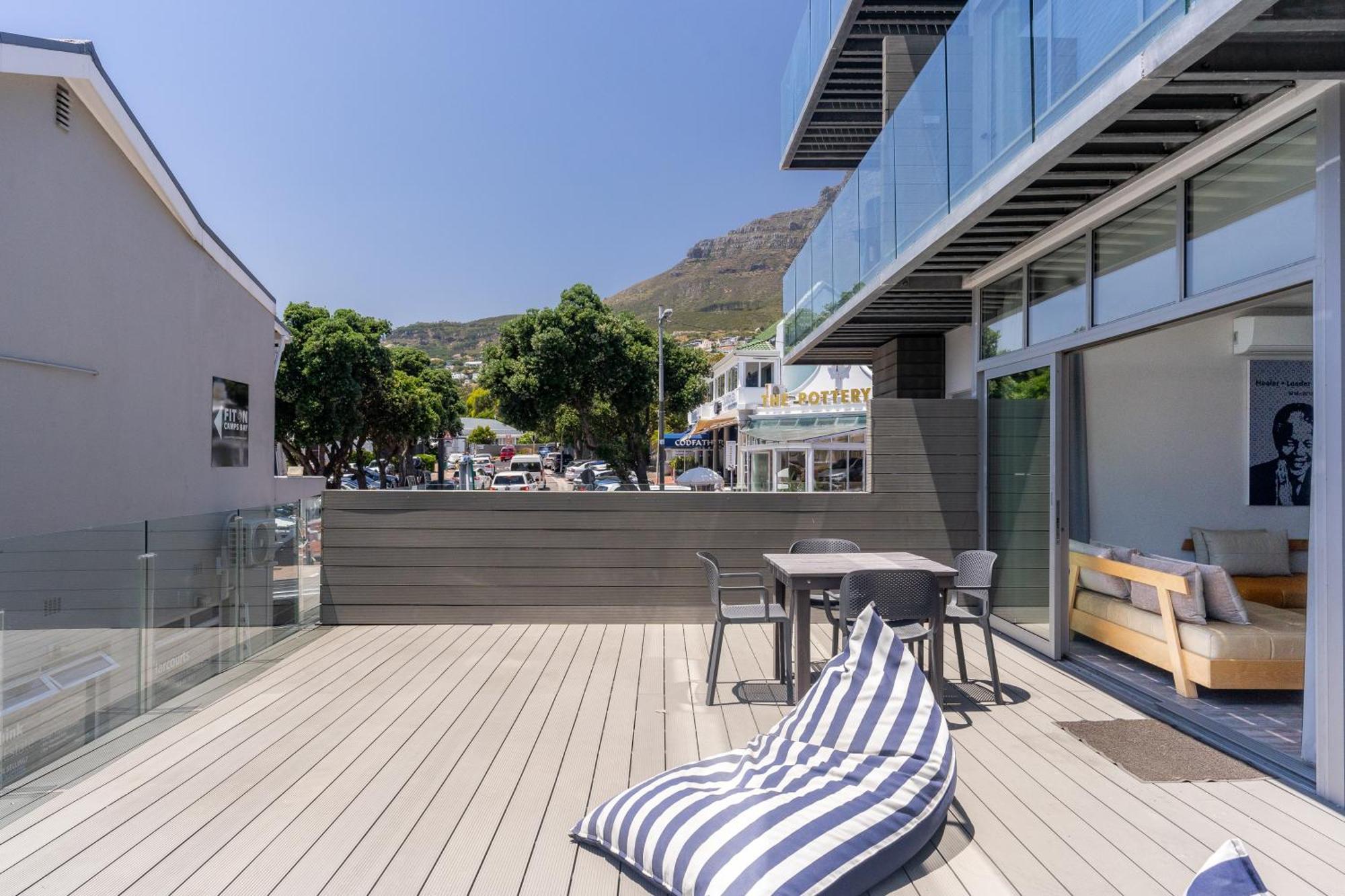 Camps Bay Village - Studios And Apartments Cape Town Ruang foto