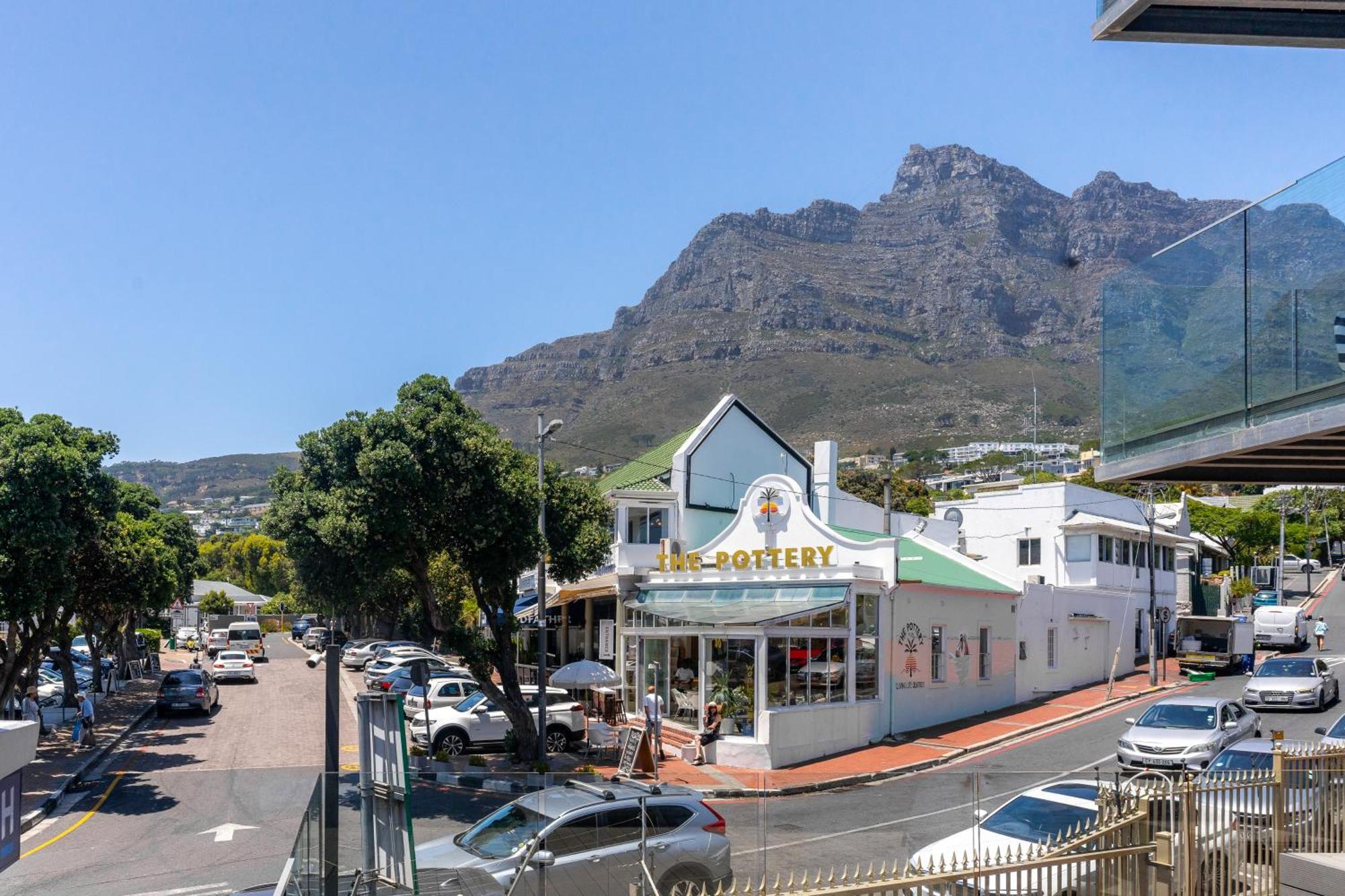 Camps Bay Village - Studios And Apartments Cape Town Ruang foto
