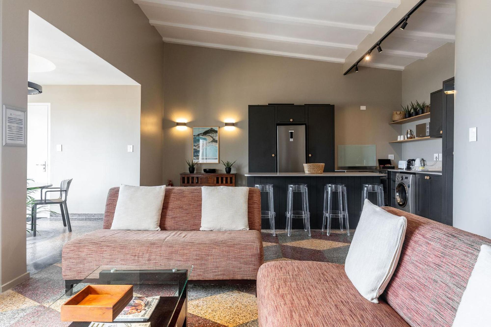 Camps Bay Village - Studios And Apartments Cape Town Ruang foto