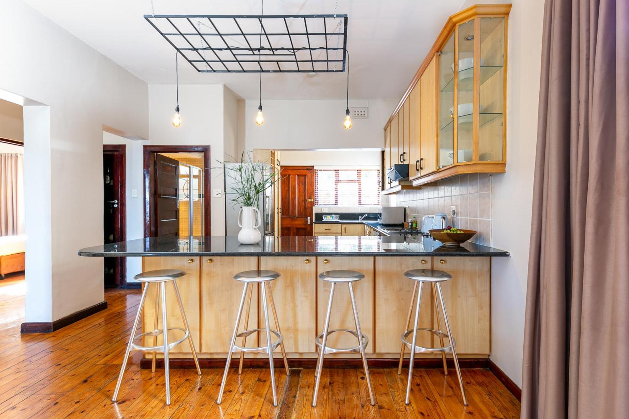 Camps Bay Village - Studios And Apartments Cape Town Ruang foto