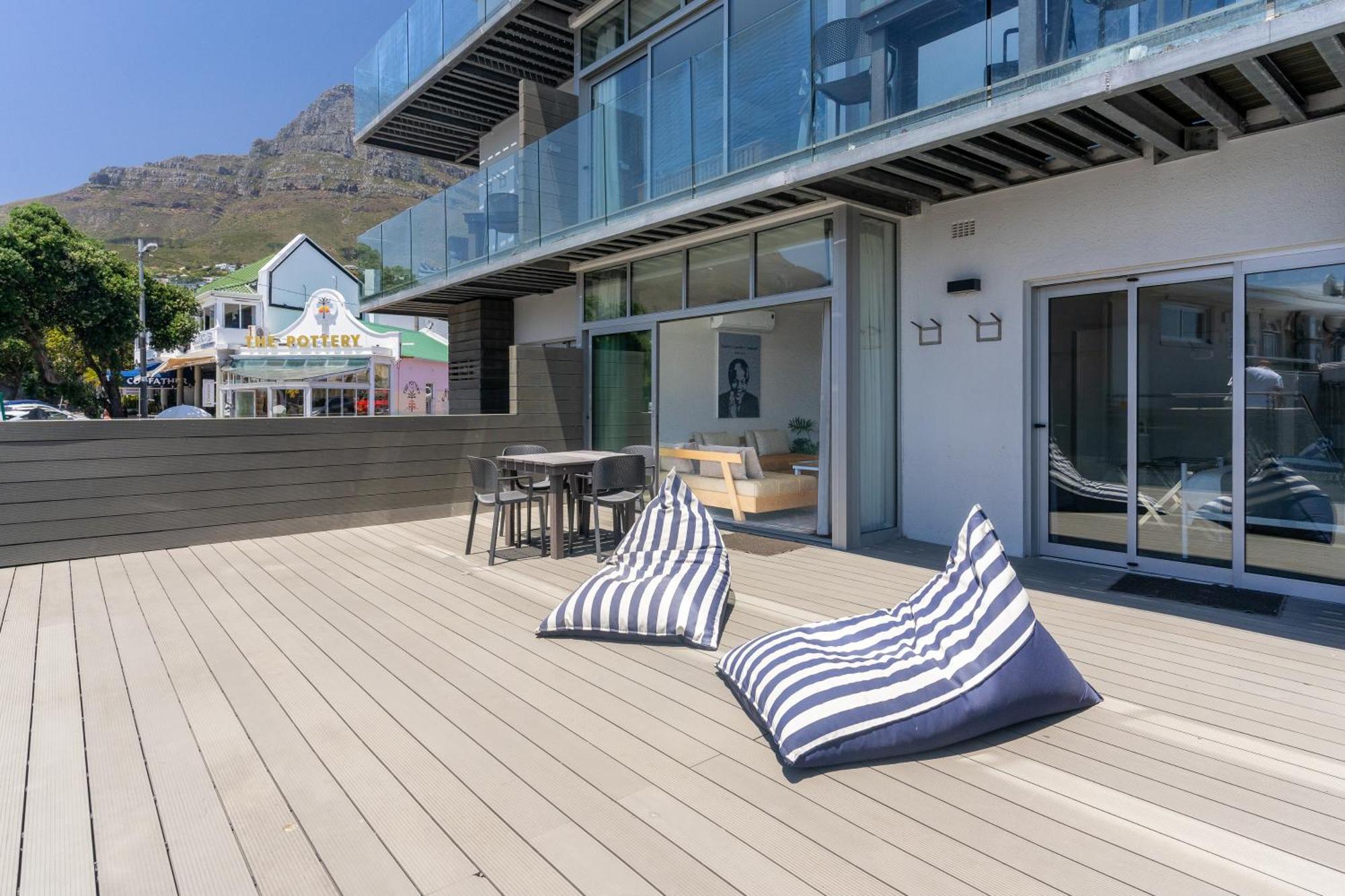 Camps Bay Village - Studios And Apartments Cape Town Ruang foto