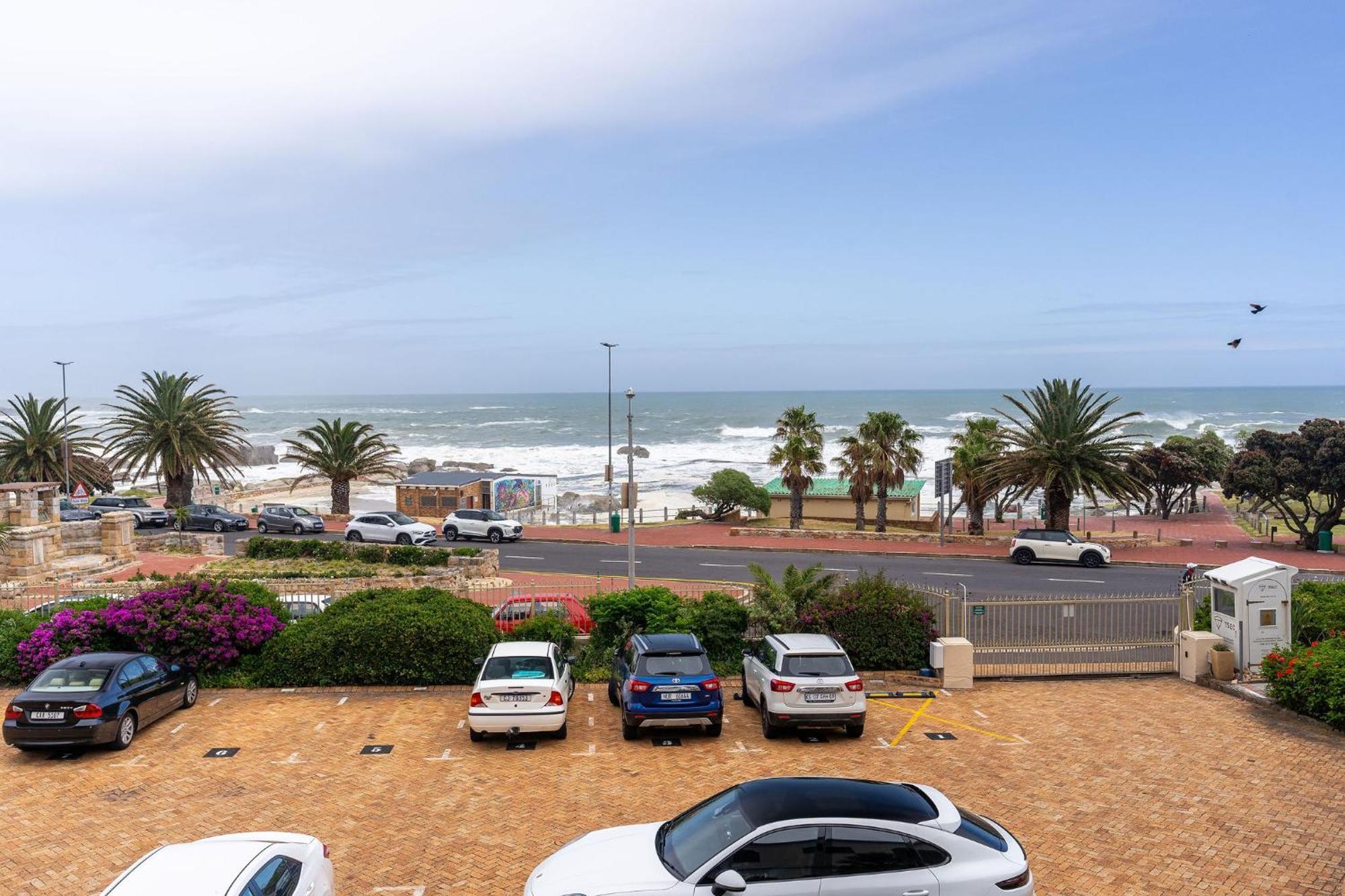 Camps Bay Village - Studios And Apartments Cape Town Ruang foto