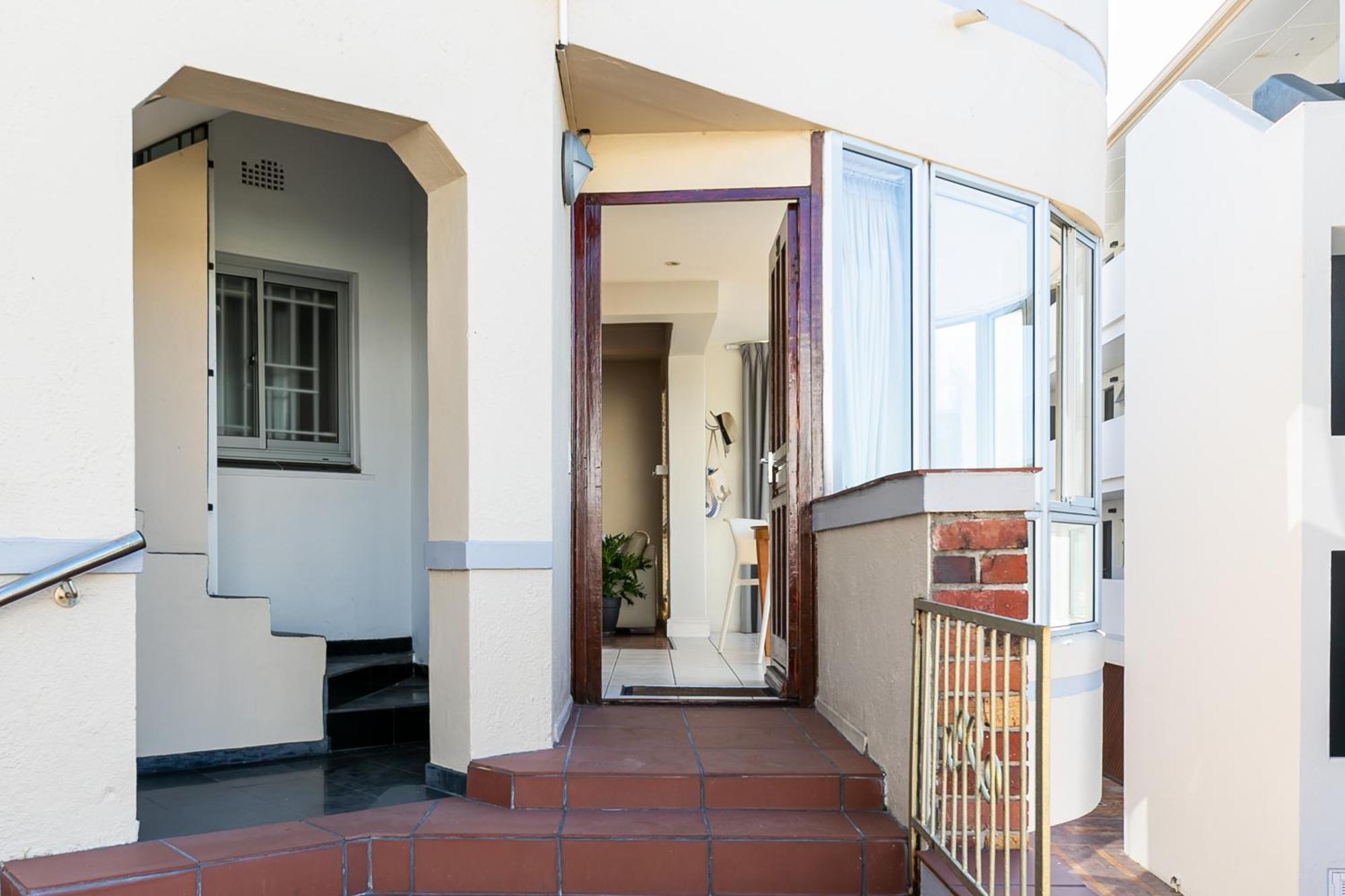 Camps Bay Village - Studios And Apartments Cape Town Ruang foto