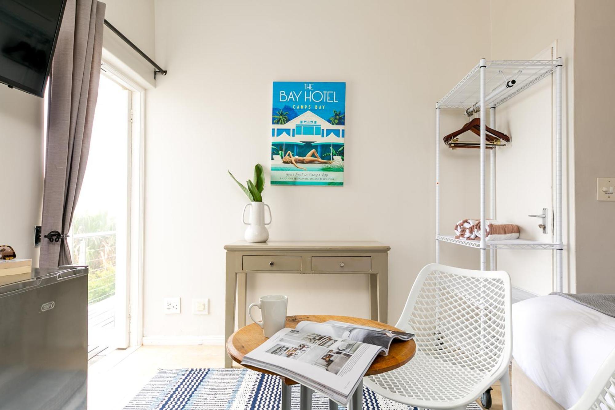 Camps Bay Village - Studios And Apartments Cape Town Bagian luar foto