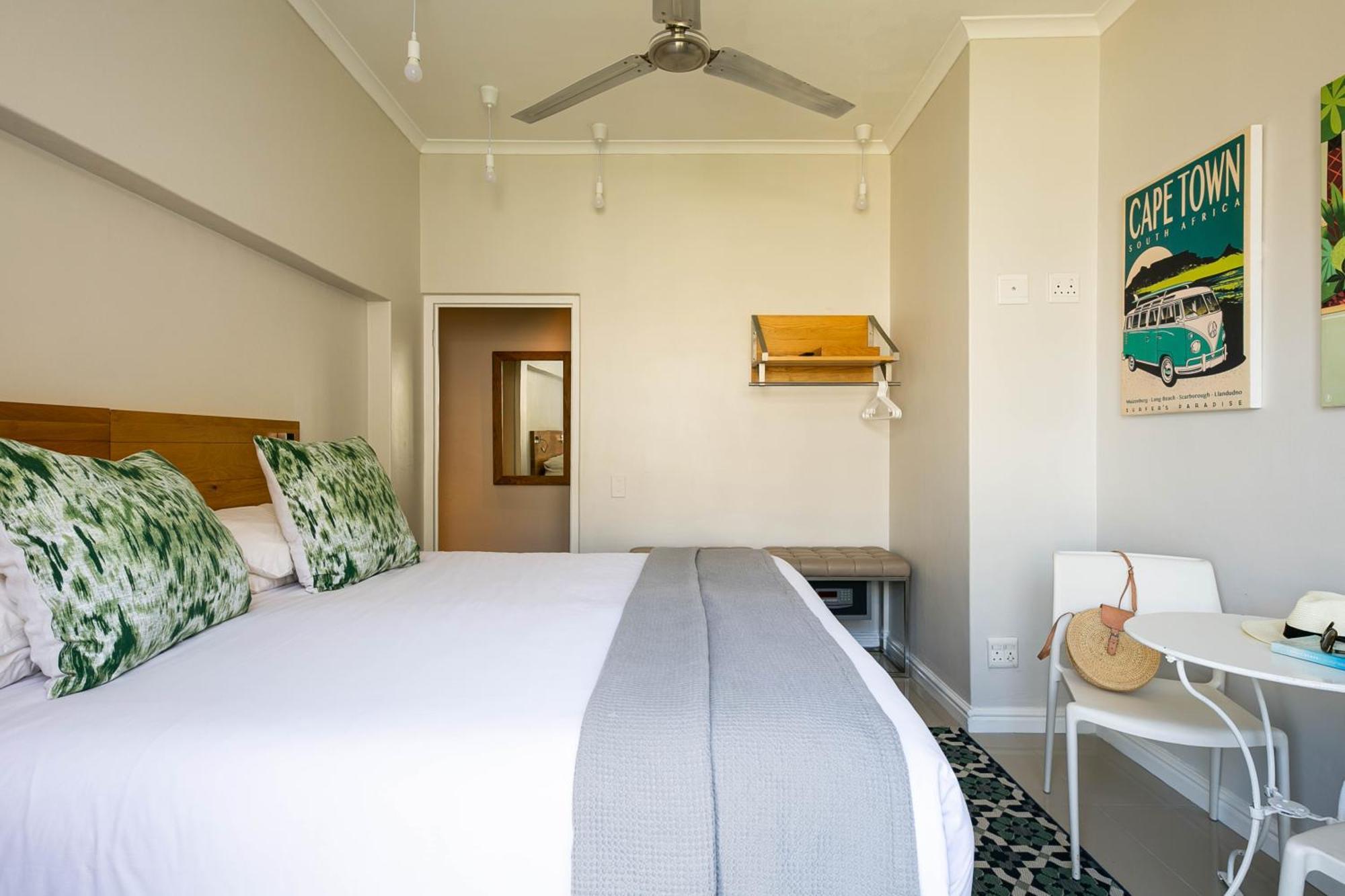 Camps Bay Village - Studios And Apartments Cape Town Bagian luar foto