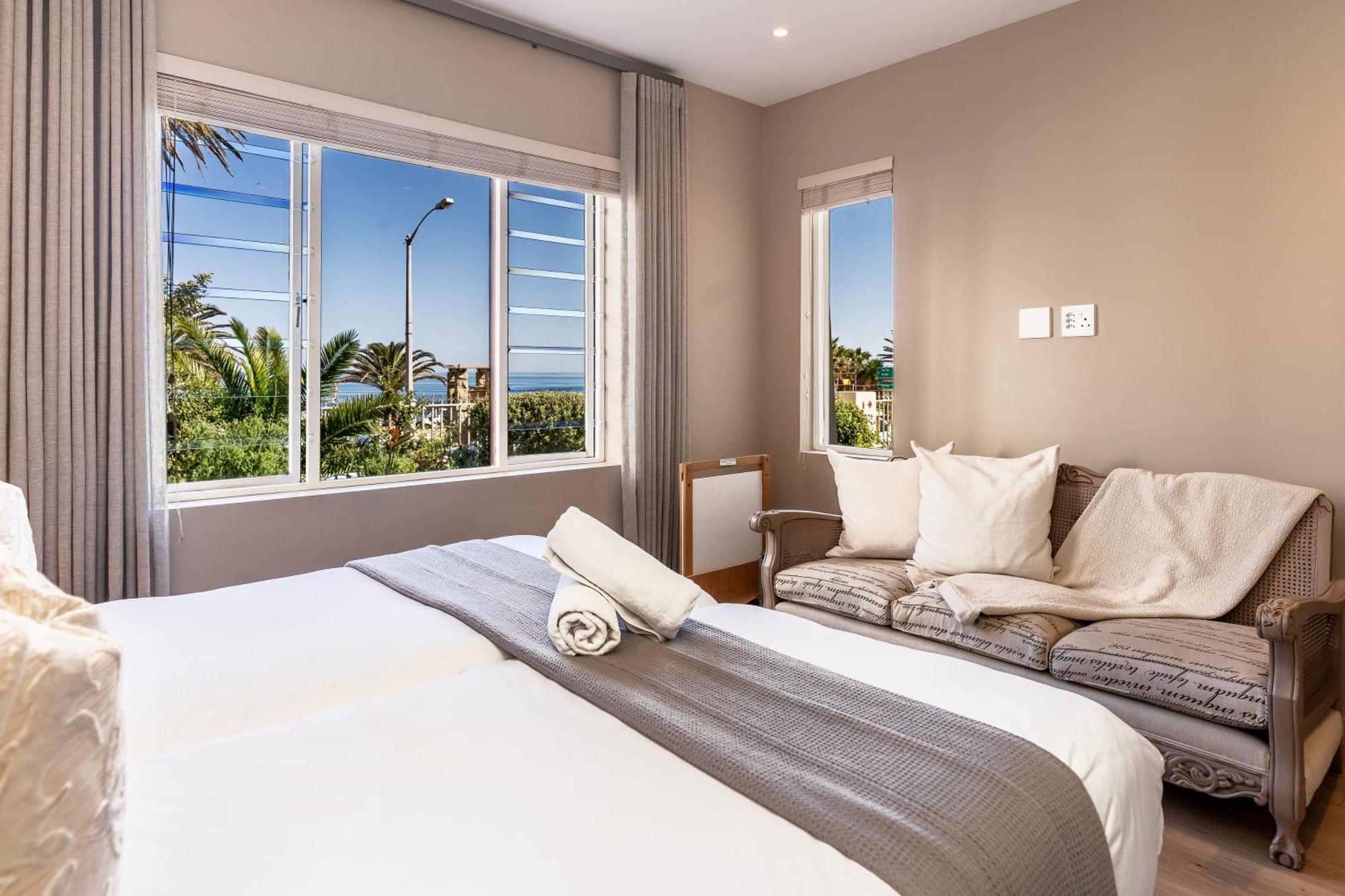 Camps Bay Village - Studios And Apartments Cape Town Ruang foto