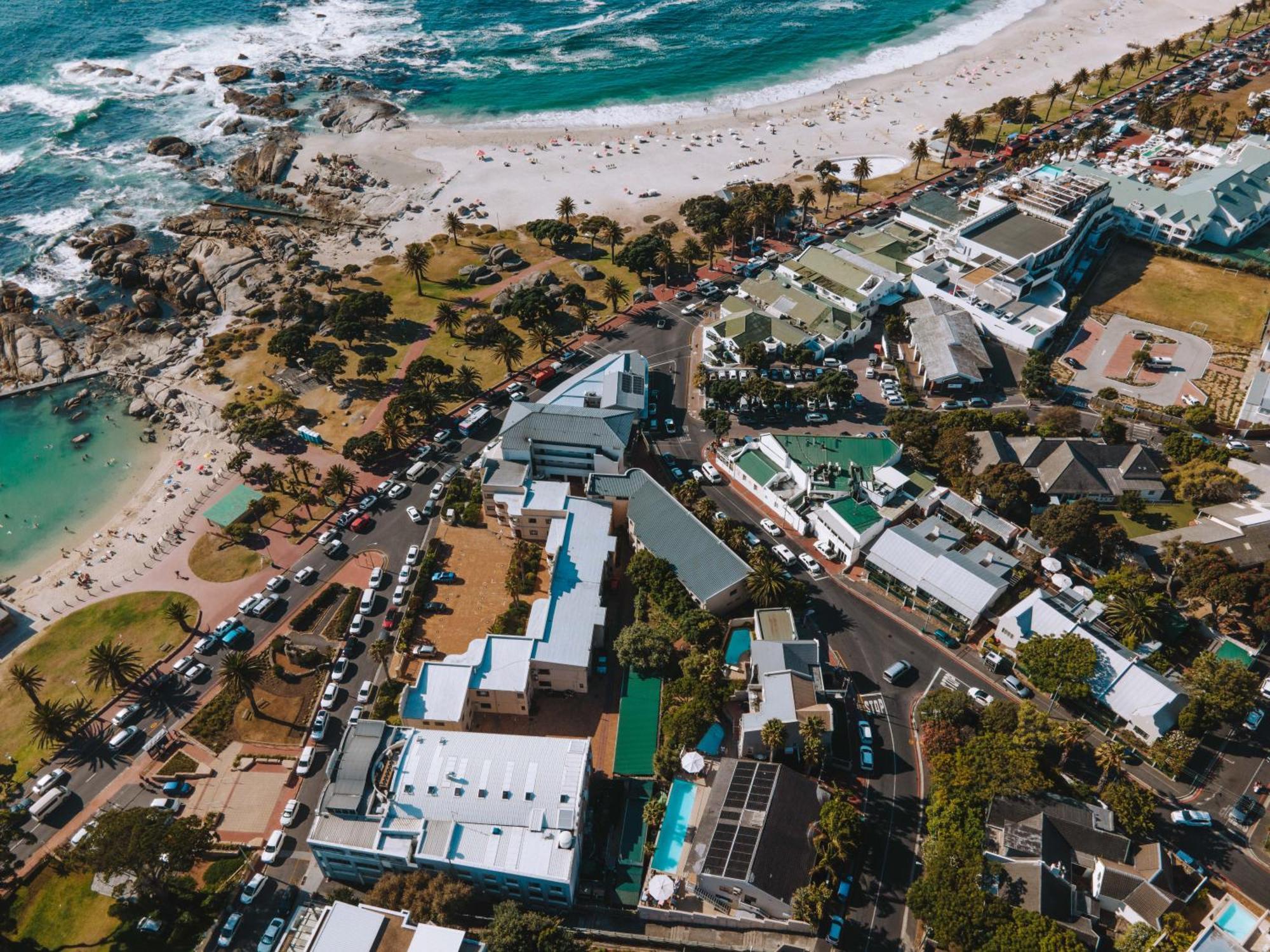 Camps Bay Village - Studios And Apartments Cape Town Bagian luar foto